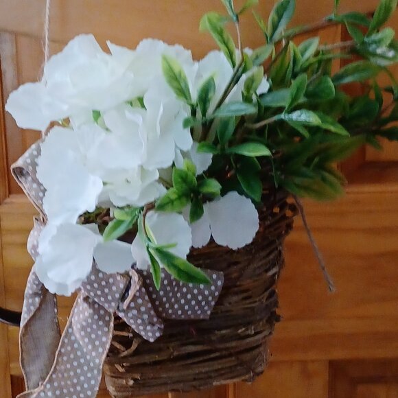 NWOT FLORAL DOOR HANGING BASKET - Picture 1 of 1
